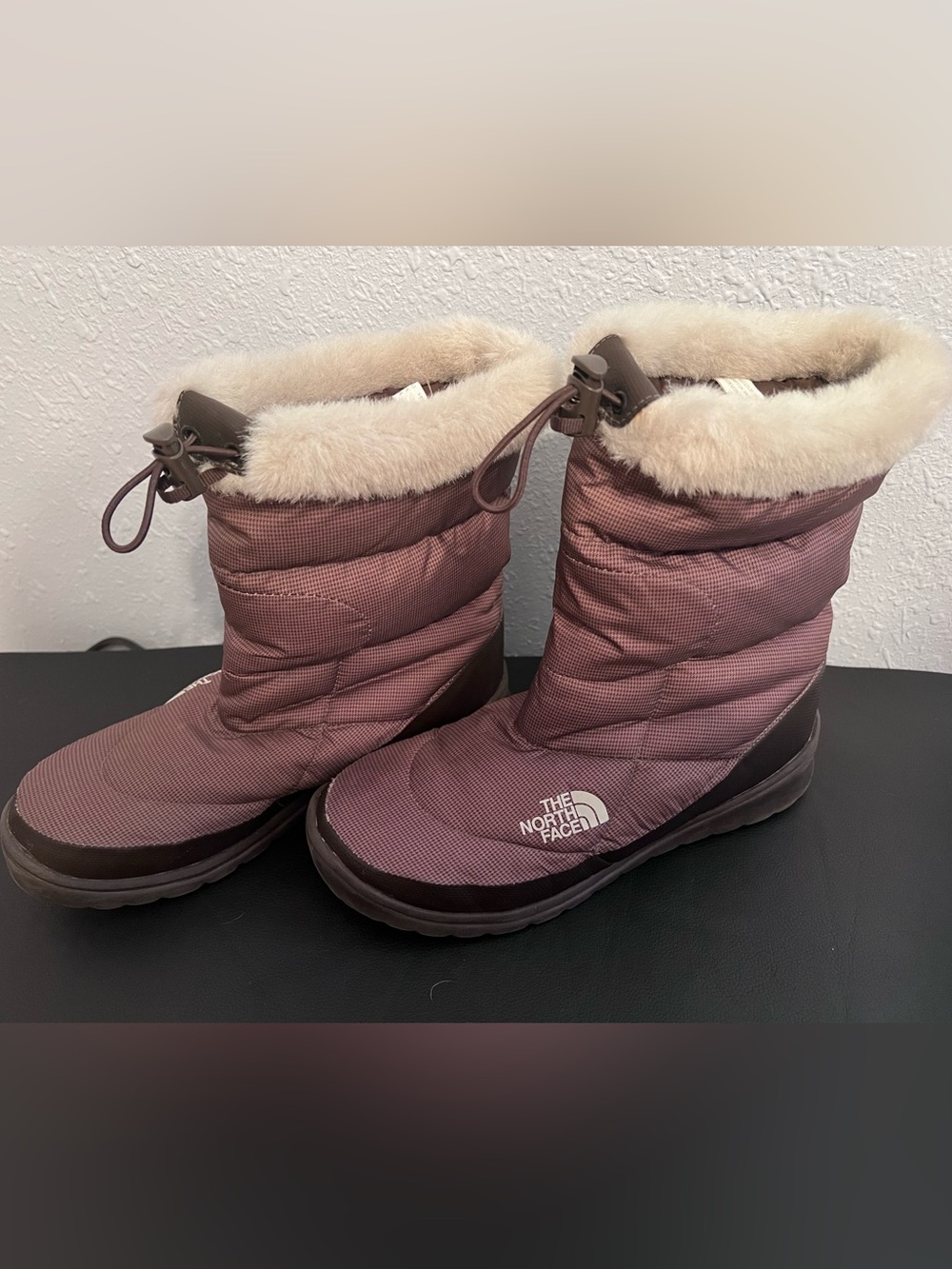 The North Face Women's Winter Snow Boots size 9 Taupe with Cream Fur Trim